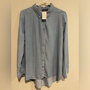 NWT Blue Chambray Button down Shirt ByDesign Size L